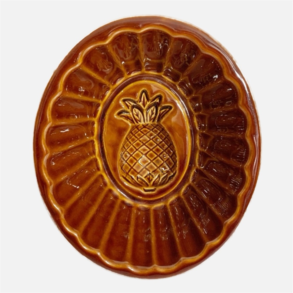 Unbranded Shiny Brown Glazed Ceramic Pineapple Mold Wall Hanging From the Back